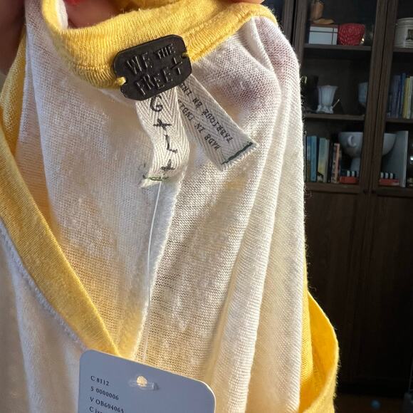 Free People NWT White Yellow Linen Blend Embroidered Palm Tree Tee L - Picture 6 of 7